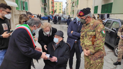 Molfetta festeggia un reduce del secondo conflitto mondiale con la presenza d...