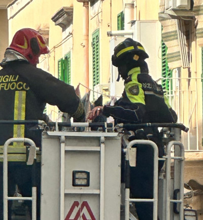 Recuperati con i Vigili del fuoco gli effetti personali degli sfollati di Via...