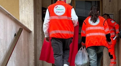 L’esercito dei San Nicola ha donato emozioni a tutti i bimbi. Anche que...