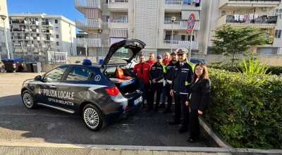 Defibrillatore nell’auto della Polizia locale. Potenziata la cardioprot...