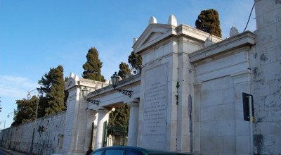 Vento forte. Disposta la chiusura del cimitero