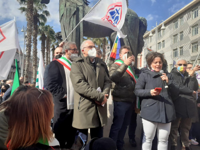 Manifestazione per la pace a Bari. Minervini: solo una grande sollevazione po...